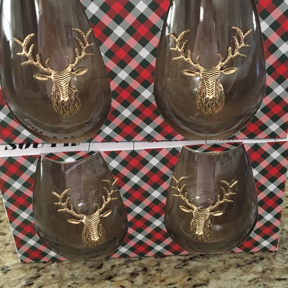 Set of 4 Stemless Wine Glasses with Deer Head